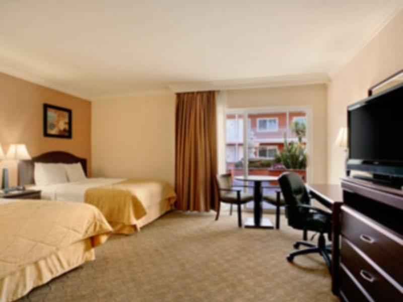 라마다 로스앤젤레스 다운타운 웨스트 호텔 객실 사진